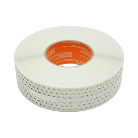 Bandă autoadezivă din PVC perforat pentru protecția colțurilor din rigips de 50 mm × 30 m HighPower AAA137