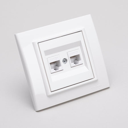 Priză date RJ45 Mina alb, montaj încastrat, 230 V 16 A IP20