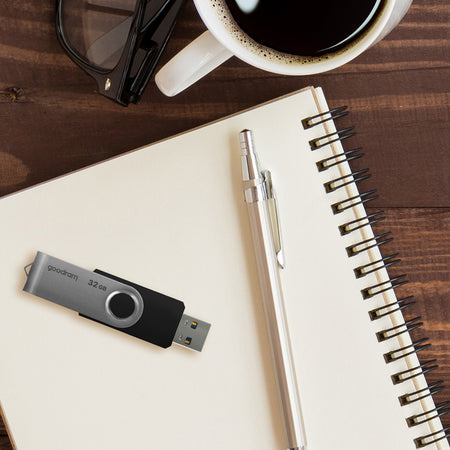 Stick USB 3.0 32GB negru Goodram GDRL032G108