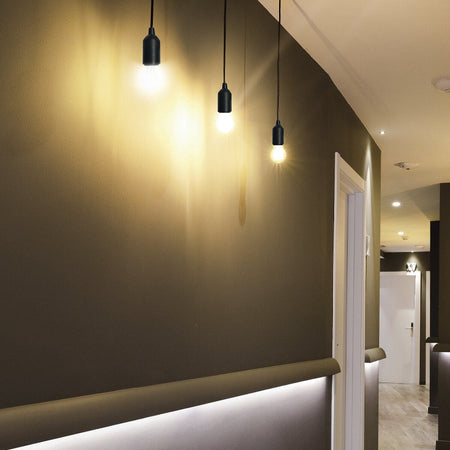 Lampă LED retro cu filament pe baterii, cu lumină caldă și cablu de 100 cm, neagră Velamp IL84-F