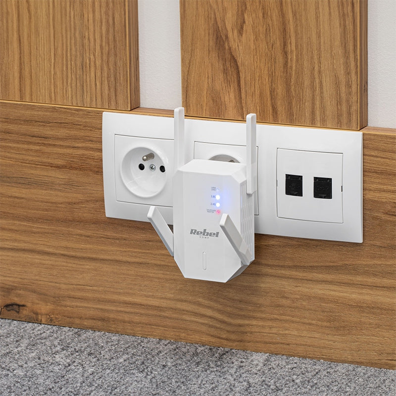 Repetor Wi-Fi dual band 2,4 GHz / 5 GHz cu 4 antene externe și 2 porturi RJ45 Rebel KOM1031