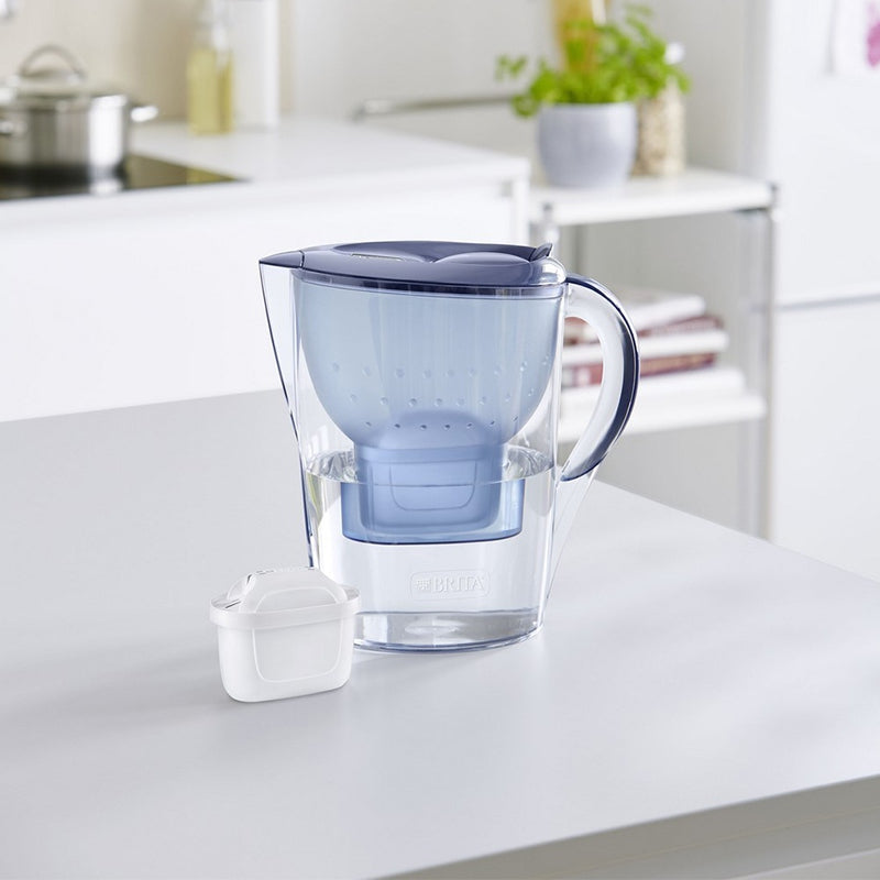 Cană filtrantă cu 4 cartușe MAXTRA+ Marella XL de 3,5 l Brita KOMMARXL4