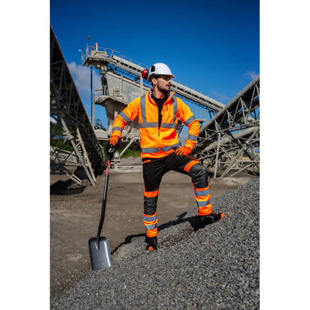 Pantaloni reflectorizanți slim fit LAHTI PRO cu benzi reflectorizante, 8 buzunare, EN ISO 20471 și cod furnizor public