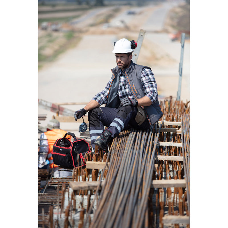 Vestă mediu-căptușită impermeabilă LAHTI PRO pentru protecție de lucru