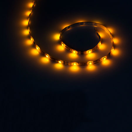 Bandă LED SMD 5050 galbenă de 1 m cu 30 de LED-uri LED0095