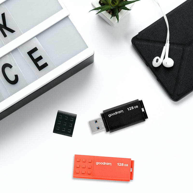 Stick de memorie USB UME3 de 16 GB cu USB 3.2 Gen 1 Goodram PLYFD16GGUM3O