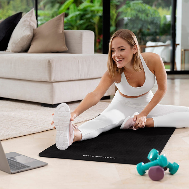 Saltea de fitness din NBR 183 × 61 cm cu grosime de 1 cm neagră Rebel RBA-3150-BK