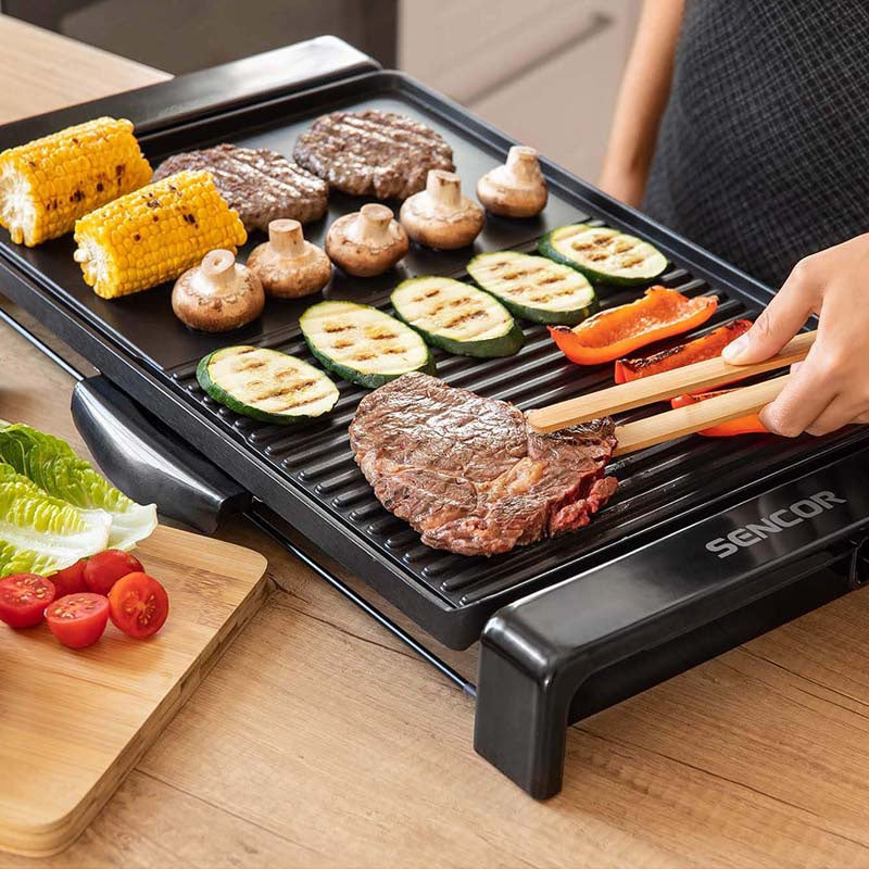 Grătar electric cu suprafață antiaderentă de 47 × 31 cm și putere de 2300 W Sencor S-SBG106BK