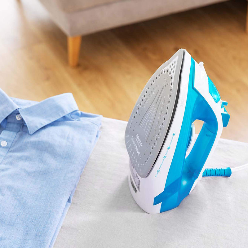 Fier de călcat cu abur Sencor S-SSI2800BL cu putere 2000 W și talpă ceramică