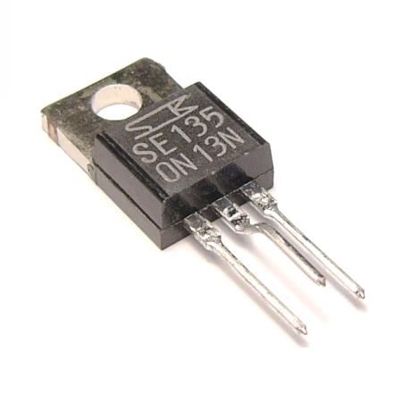 Amplificator de eroare pentru aplicații analogice SE135N