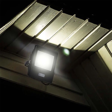 Reflector LED SMD 10 W cu senzor mișcare IP65 negru V-Tac SKU-20282