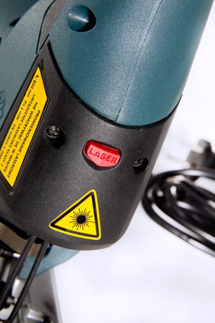 Fierăstrău pendular oscilant 800 W cu ghidaj laser și funcții reglabile TRYTON TMR800K
