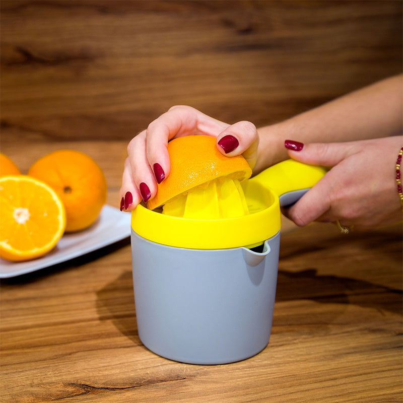 Storcător manual de citrice cu recipient de 500 ml Teesa TSA0173