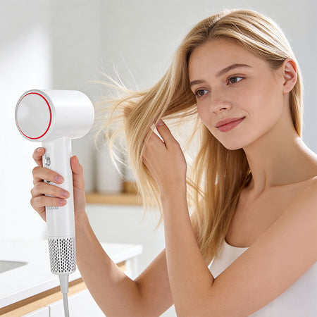 Uscător de păr 1600 W cu ionizare și 2 viteze Teesa Pro Dry 700