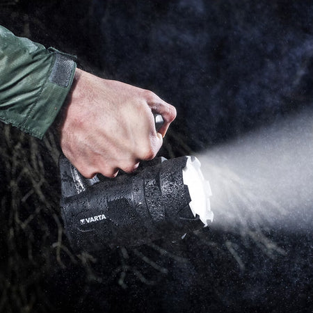 Lanternă BL20 PRO Indestructible de 400 lm cu distanță de iluminare de 400 m Varta VAR-BL20PRO
