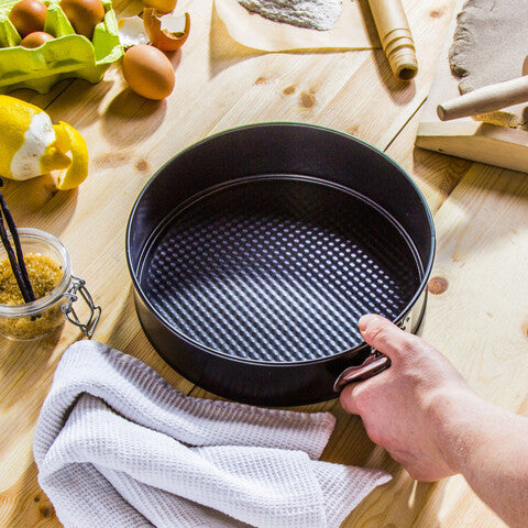 Formă de tort cu bază detașabilă SNB Black, înveliș non-stick
