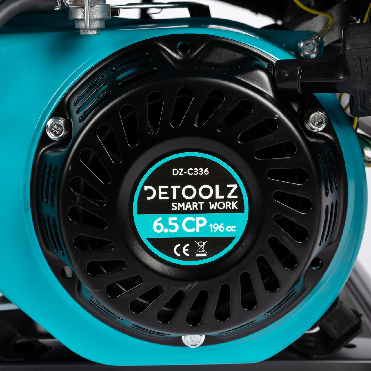 Generator Detoolz 2.5 kW, 2 prize 230V benzină, 4T, pornire manuală, 15 L fără roți Detoolz DZ-C336
