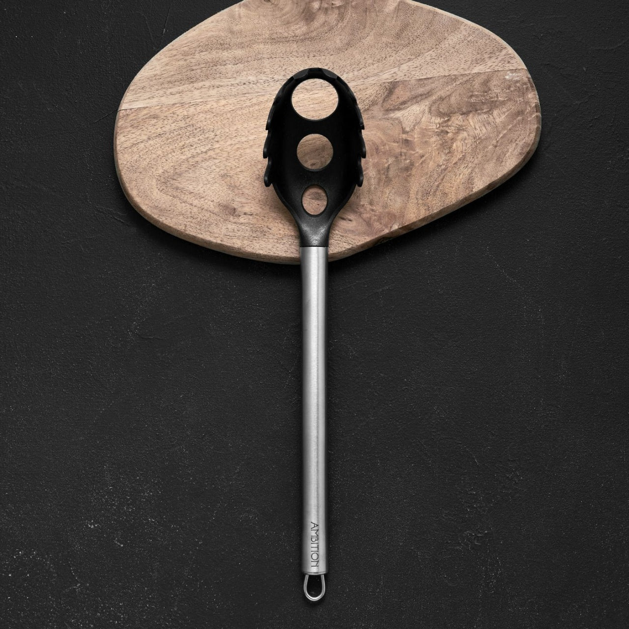 Lingură spaghetti cu mâner inox, Solvi – nailon rezistent, design elegant. Ambition 96836